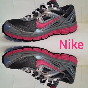 Nike Dual Fusion With Waffle Outsole